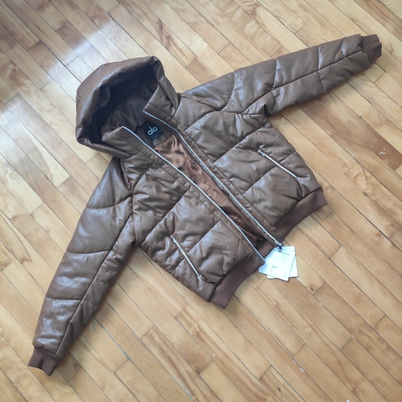 Vegan Leather Boss Puffer - Picture 3 of 9